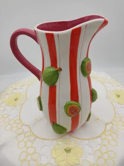Keramikkrug Flying Tiger, Guavenprägung, 1,2 L | Fruchtiges Design – Vorschau 3