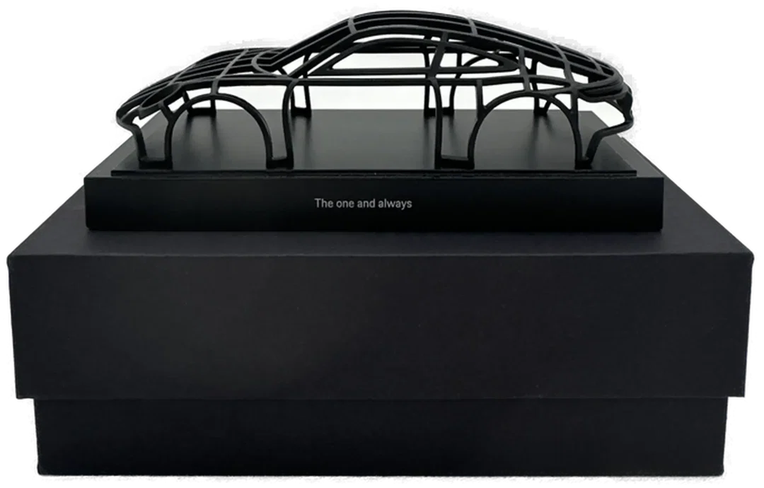 Porsche Typ 992.2 Gitter Skulptur – Bild 1