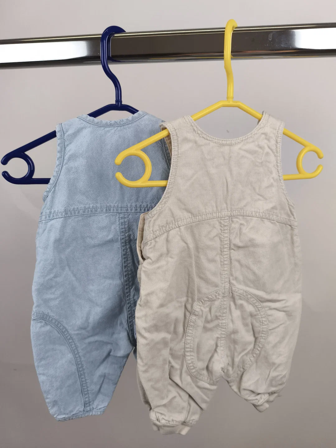 2er Set Latzhosen, Baby Gr. 56 – Bild 3