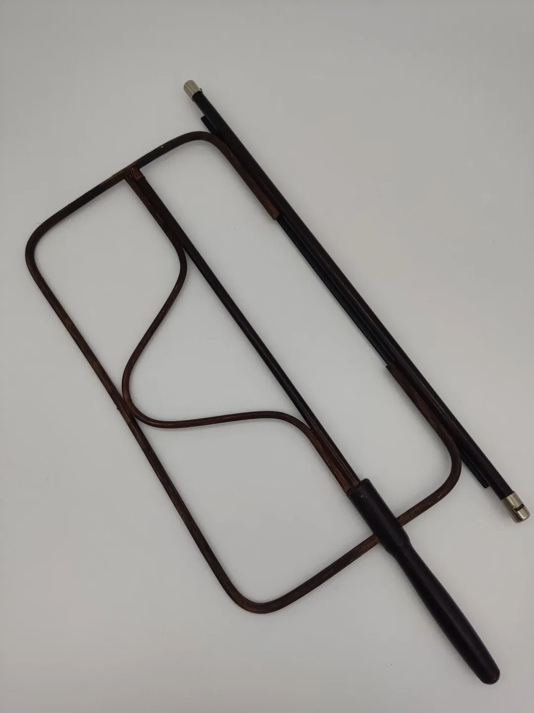 Wiener Zeitungshalter aus Holz / Rattan - Bild 3