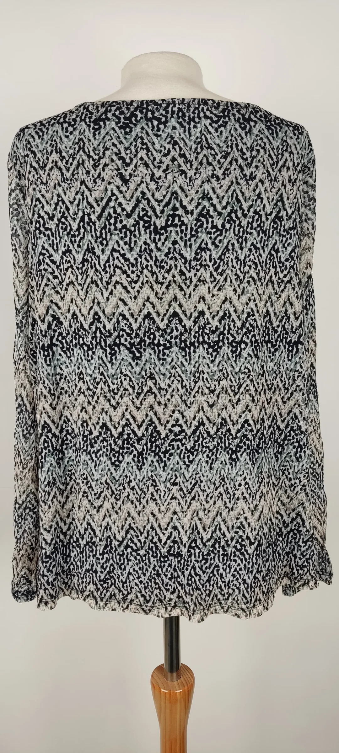 s.Oliver Bluse Gr.44 Langarm Zickzack |  Wie Neu – Bild 2