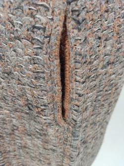 Strickkleid dreiviertelarm mit Rundhalsausschnitt, braun/schwarz meliert mit Taschen, Größe 38 (geschätzt) – Vorschau 3