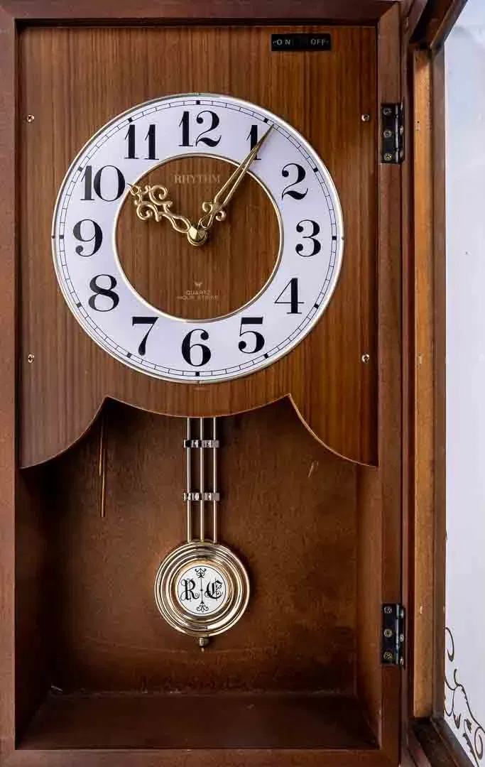 Rhythm Pendelwanduhr - Bild 4