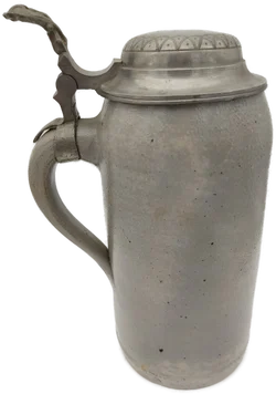 Bierkrug Steinzeug mit Geprägter Zinndeckel  1 L | Mit Charakterspur – Vorschau 2