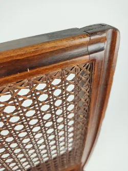 Antiker Holzsessel mit gedrechselten Füßen & Rattangeflecht - Bild 11