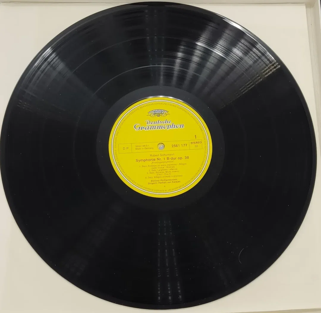 Vinyl 3 Stück Schallplatten  Herbert von Karajan dirigiert Robert Schuhmann 4 Symphonien – Bild 6