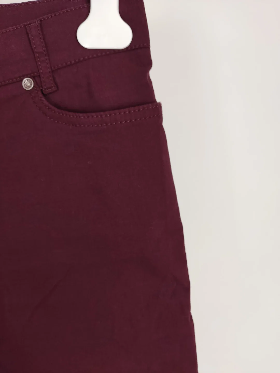 Jeans "Steilmann", lang mit Stretch, weinrot mit Taschen, Größe 46 – Bild 2