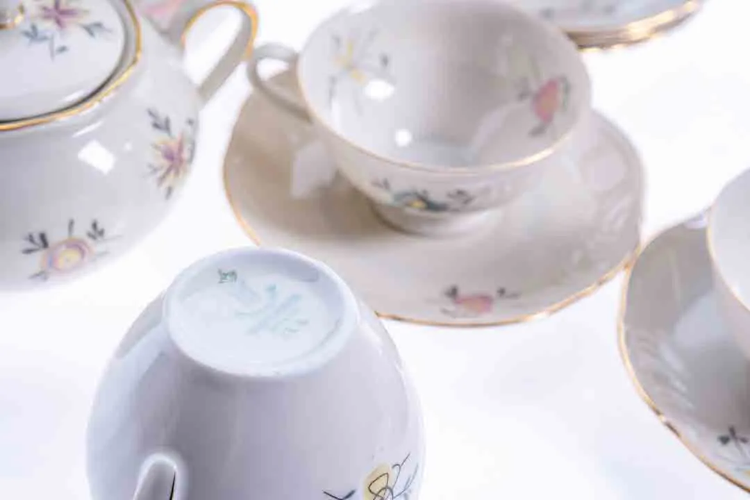 Winterlinger Feinporzellan/keramik Kaffee/Teeset 5 Tassen mit Unterteller 1 Milchkanne 1 Kaffee/Teekanne 1 Zuckerdose – Bild 3