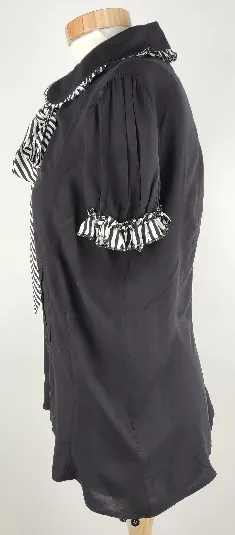 Bluse "Hell Bunny", kurzarm mit Rundkragen, schwarz/schwarz-weiß, Größe S – Bild 3