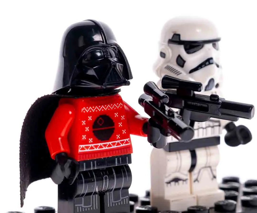 LEGO Star Wars Minifiguren Darth Vader & Stormtrooper mit Weihnachts-Pullover – Bild 2