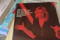 Urbayerische Kabarett-Power: Monika Gruber „Irgendwas is’ immer“ (DVD)