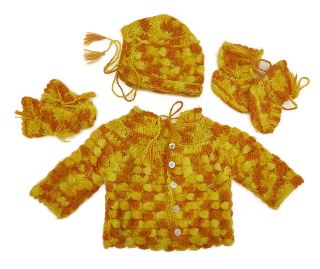 Vintage Babyoutfit handgehäkelt in Gelb/Orange - Bild 1