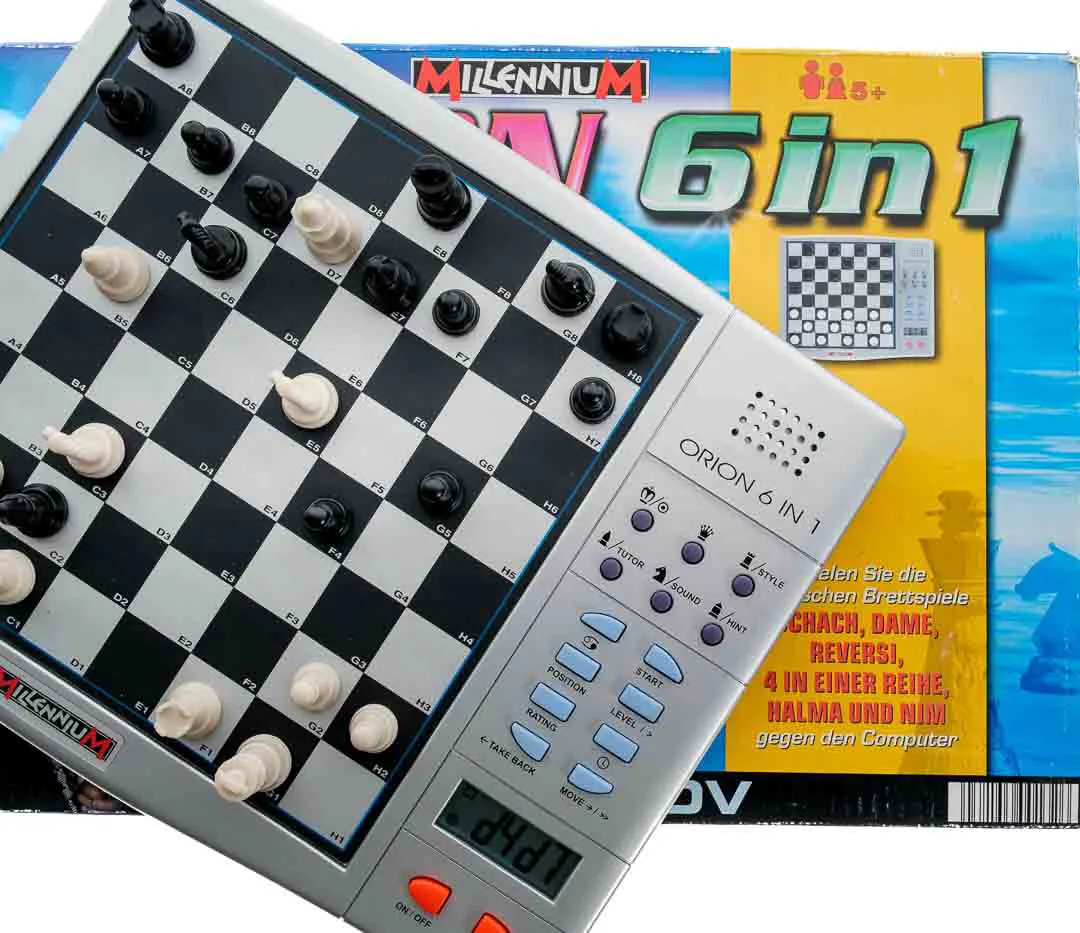Schach Dame 4 Gewinnt...Millennium ORION 6‑in‑1 Schachcomputer mit OVP – Bild 4