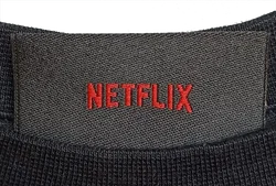 Netflix Stranger Things Damen Croptop schwarz - Bild 3