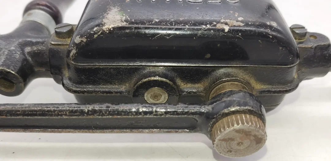 Vintage Handbohrmaschine aus Metall schwarz – Bild 6