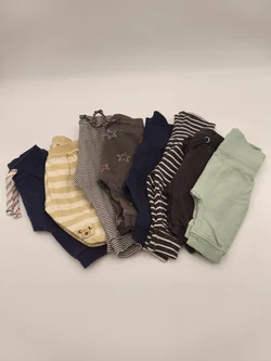 8 Stk. Babyhosen, Gr. 50/56