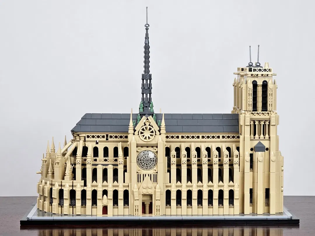 LEGO® Architecture - Notre-Dame de Paris - #21061 - Bild 1
