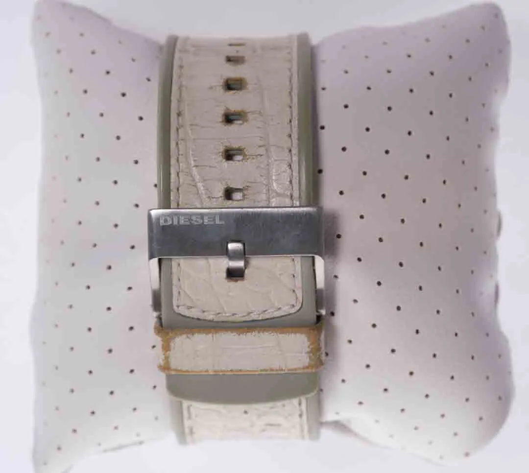 Damen Digitaluhr DZ-7043 von Diesel mit Originalbox – Edelstahlgehäuse & Lederarmband – Bild 4