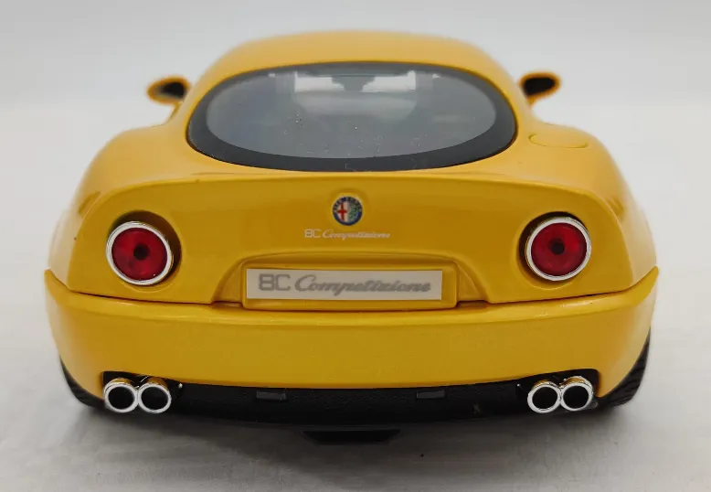 Burago - Alfa 8C Competizione - Modellauto 1:18 – Bild 4