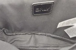 ONLY Samthandtasche schwarz mit geflochtenem Muster  - Bild 6