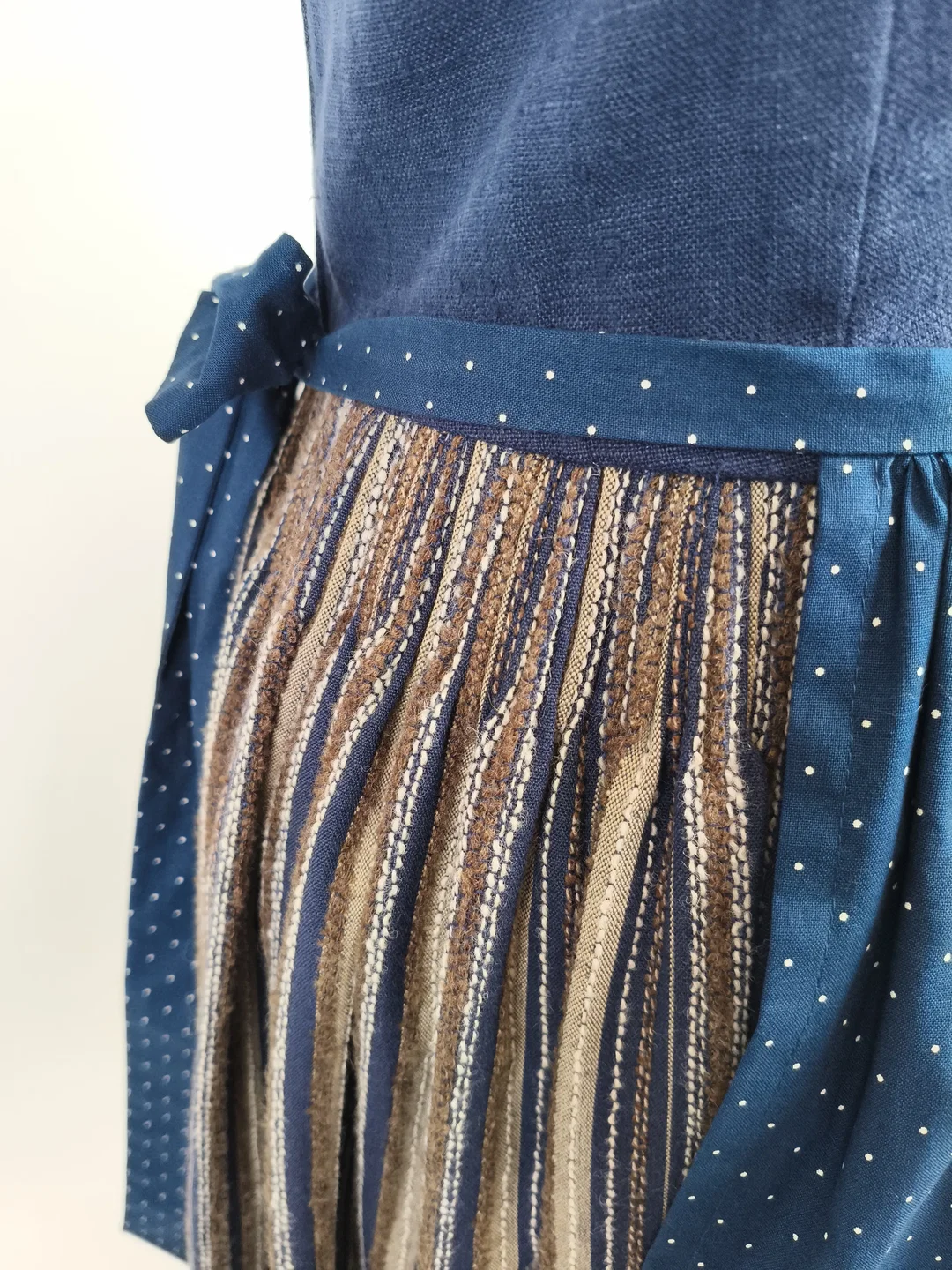 Trachtendirndl, Beurle, Handarbeit, Gr. 42 – Bild 4