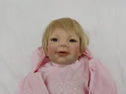 Master Piece Gallery Silikon-Vinyl-Sammelpuppe - Bild 5