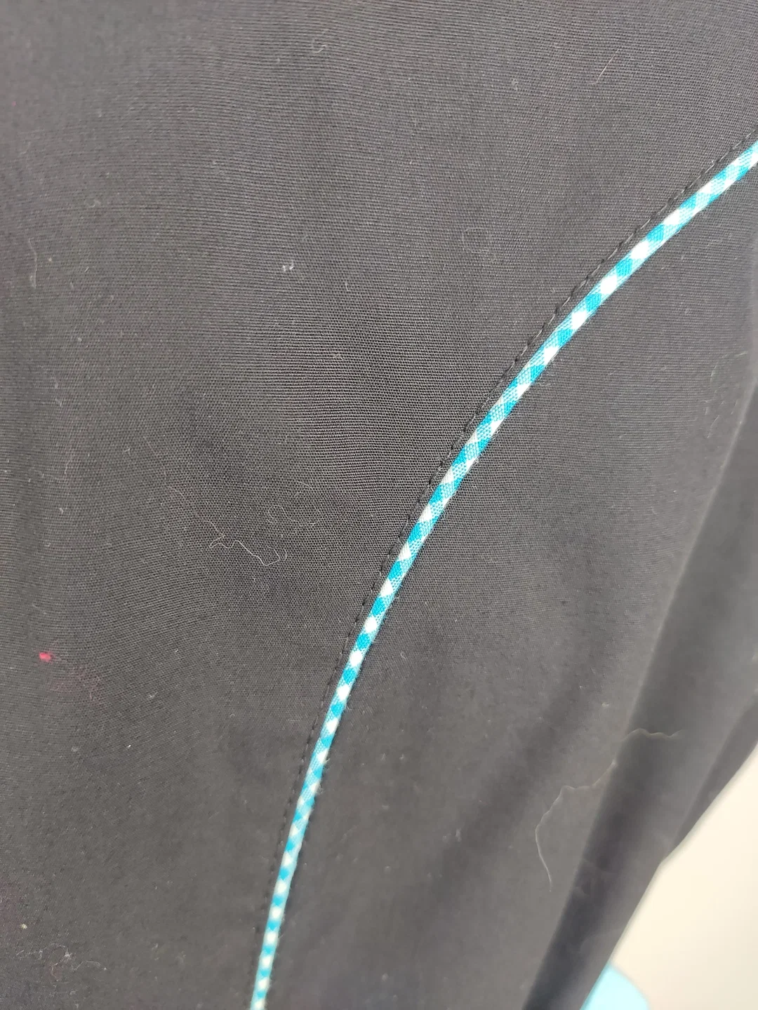 Dirndl "Stockerpoint", schwarz/türkis mit Stickerei und Hafteln, Größe 40 – Bild 5