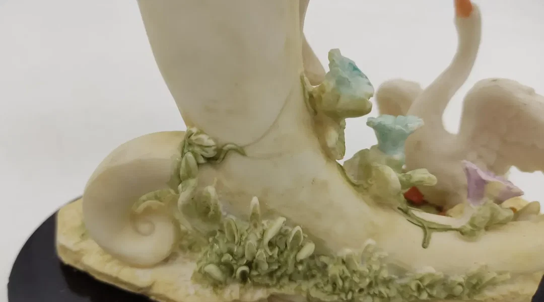 Tischuhr Ballerina mit Schwan Alabaster-Guß – Bild 9