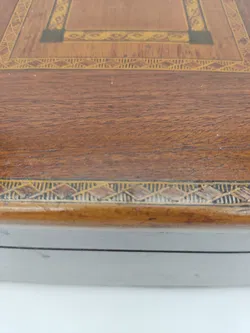 Große Holzschatulle mit Einlegearbeit - Bild 5