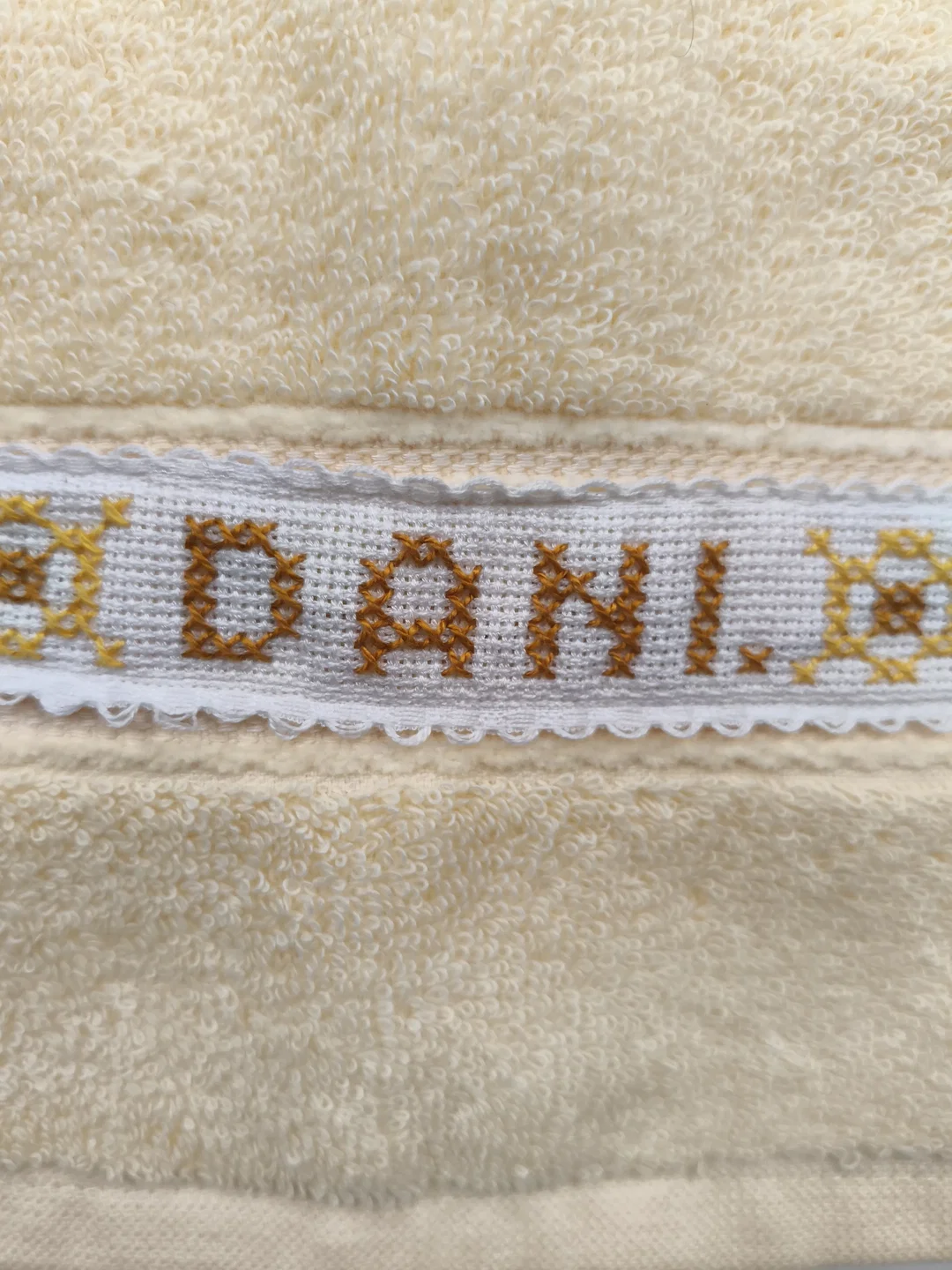 Handtuch handbestickt "Dani", neu – Bild 2