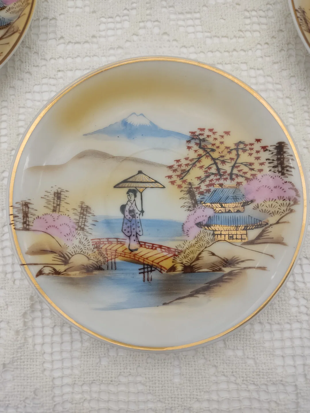 Japanische Teetasse mit Untertasse 4er-Set Porzellan Landschaftmotiv | Asiatische 'Kutani' Stil – Bild 12