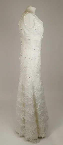 Modernes Brautkleid mit Steinchen - Maße angegeben - Bild 3