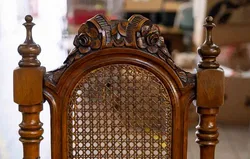 Vintage Sessel Gründerzeit-Hochlehner mit Wiener Geflecht und Rosenschnitzerei - Bild 4