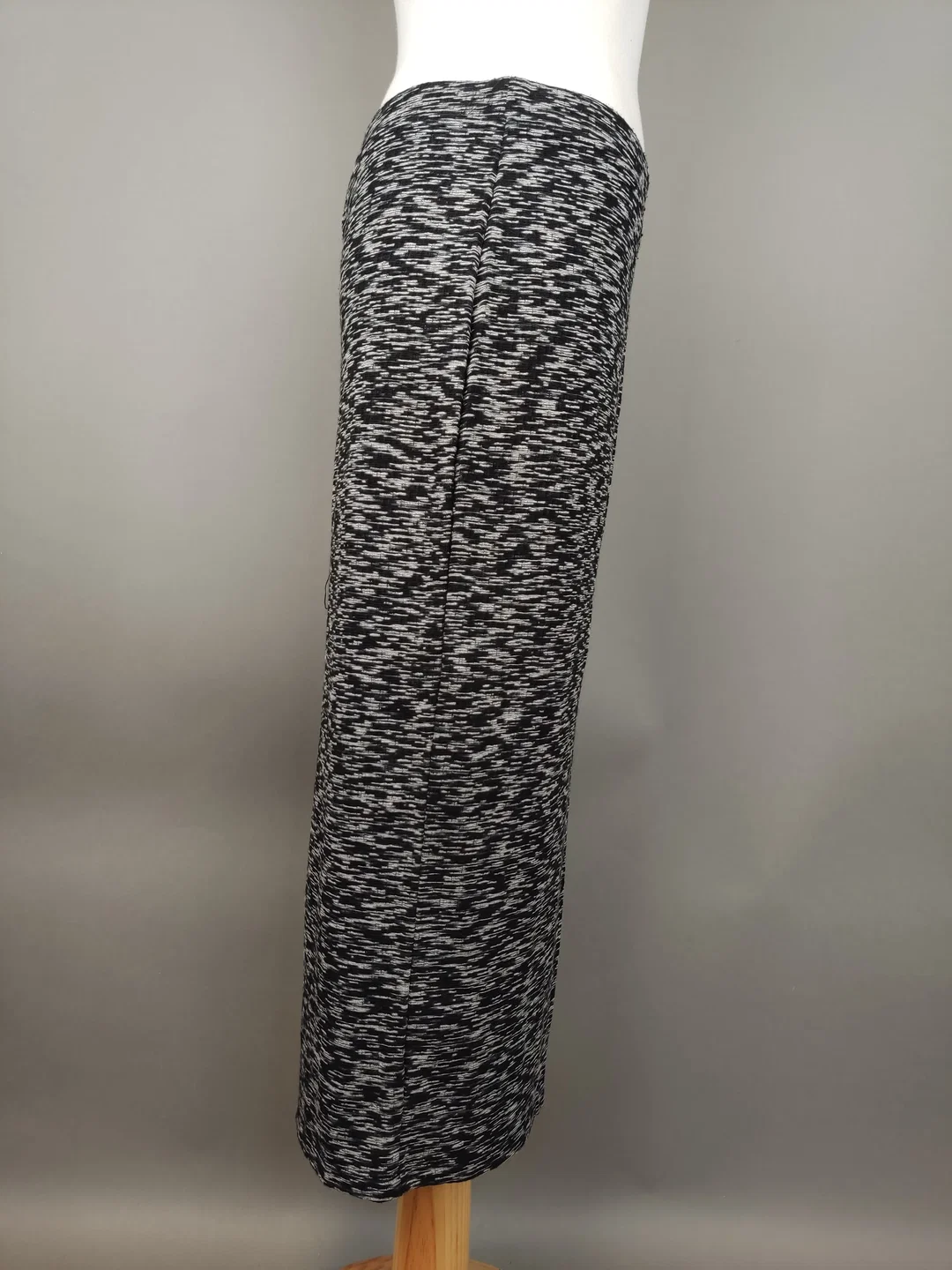 H&M Rock schwarz/weiß - M/38 – Bild 2