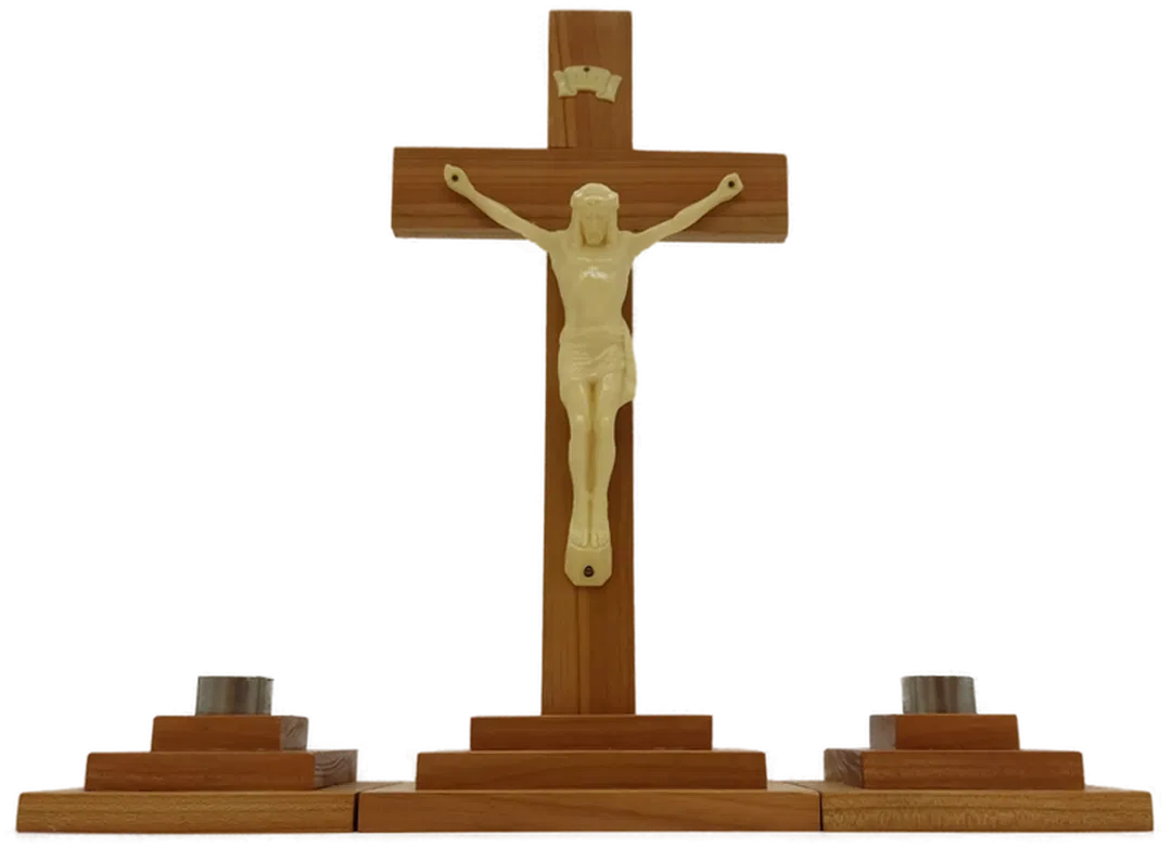 Kleiner Holzaltar mit 2 Kerzenständern - Bild 2