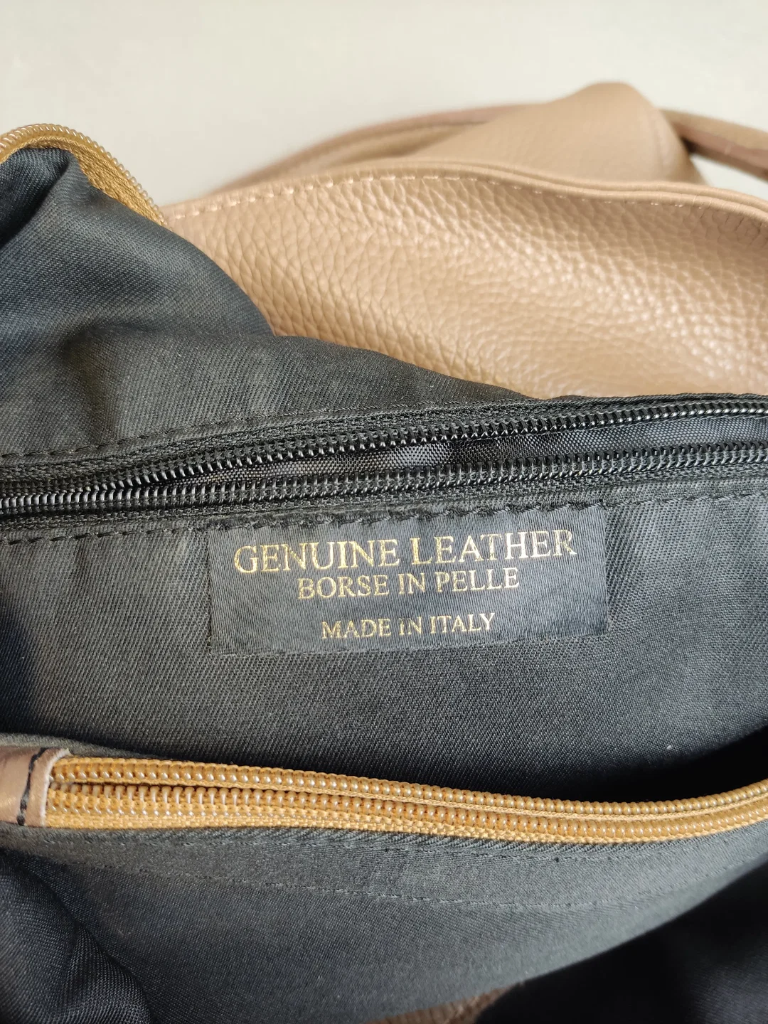 Handtasche aus Leder - taupe – Bild 7