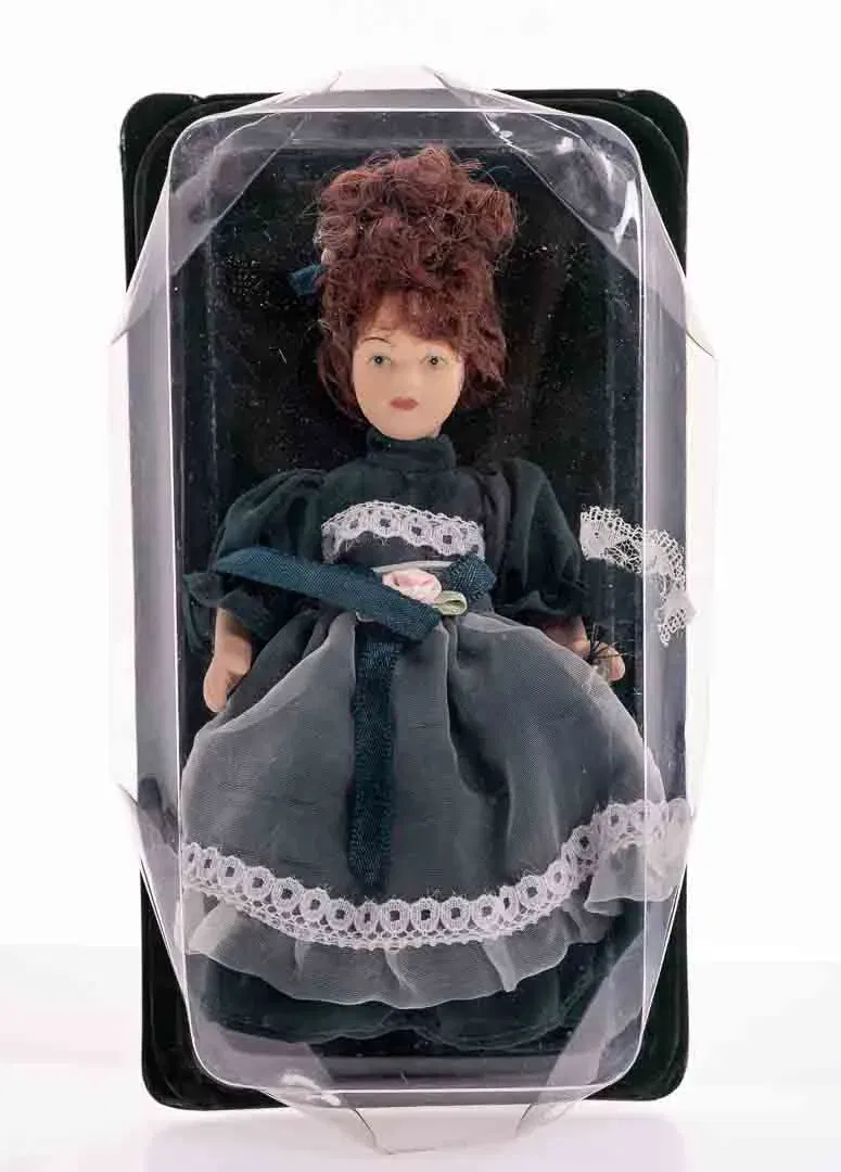  DE AGOSTINI Sammlerpuppe / Porzellanpuppe, Höhe 15cm - Bild 4