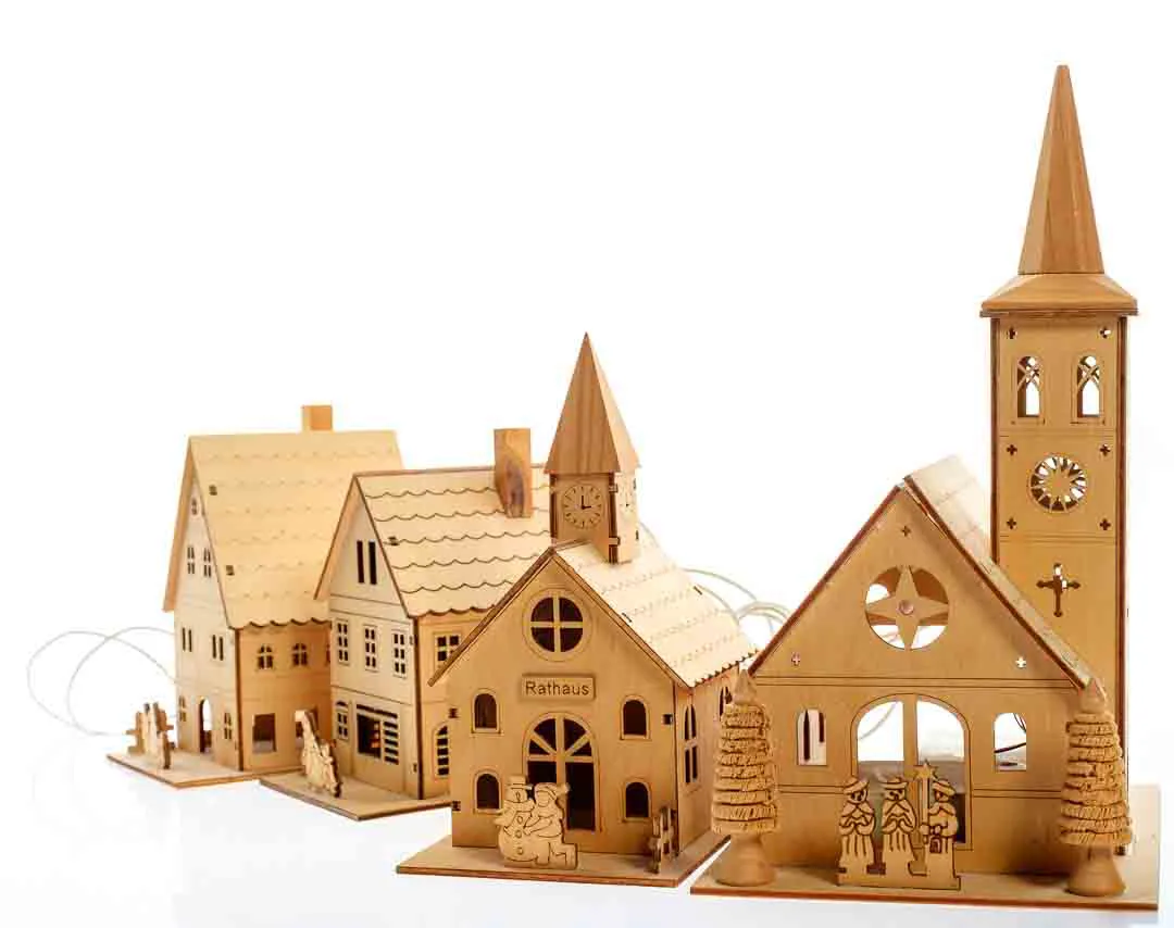 Holzdorf mit Kirche & Rathaus beleuchtbar ca. 10–18 cm – Bild 3