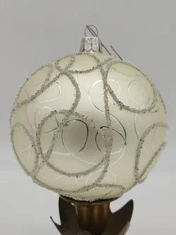 6 Stk. große Glas-Christbaumkugeln mit edler Verzierung - Bild 4