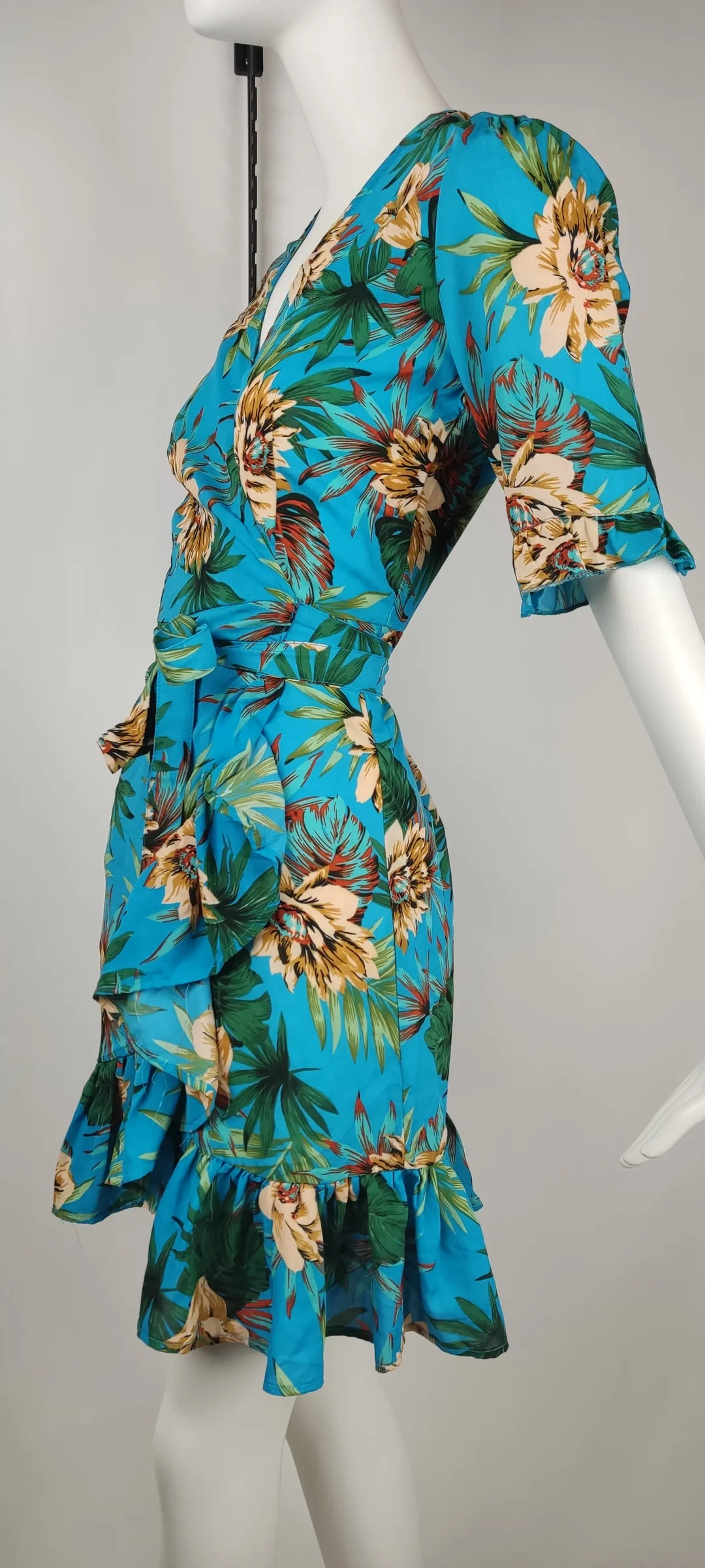 Sommer-Wickelkleid mit floralem Muster - Größe EUR 36 – Bild 3