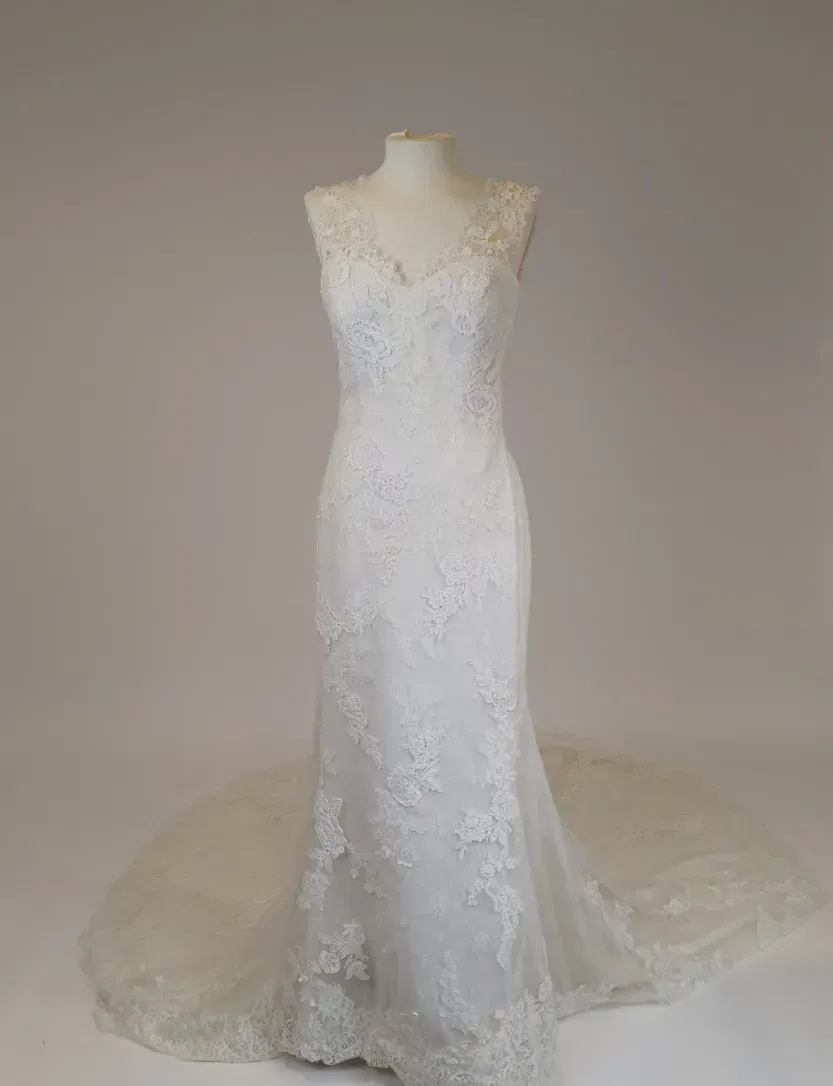 Pronovias Barcelona Brautkleid mit Schleppe - D36 / 100% Polyester - Bild 4