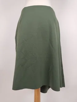 Alpha Tauri Midirock, Größe M / 38, asymmetrisch, Bundweite 70 cm Länge 53 bis 71 cm, Stoff Polyester - Bild 4