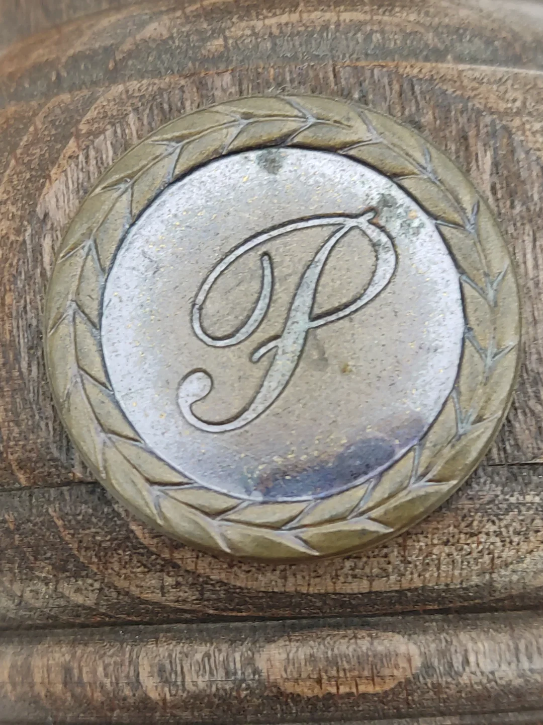 Zassenhaus Holz-Pfeffermühle, Metall-Emblem | Küchen-Erbstück mit Patina – Bild 5