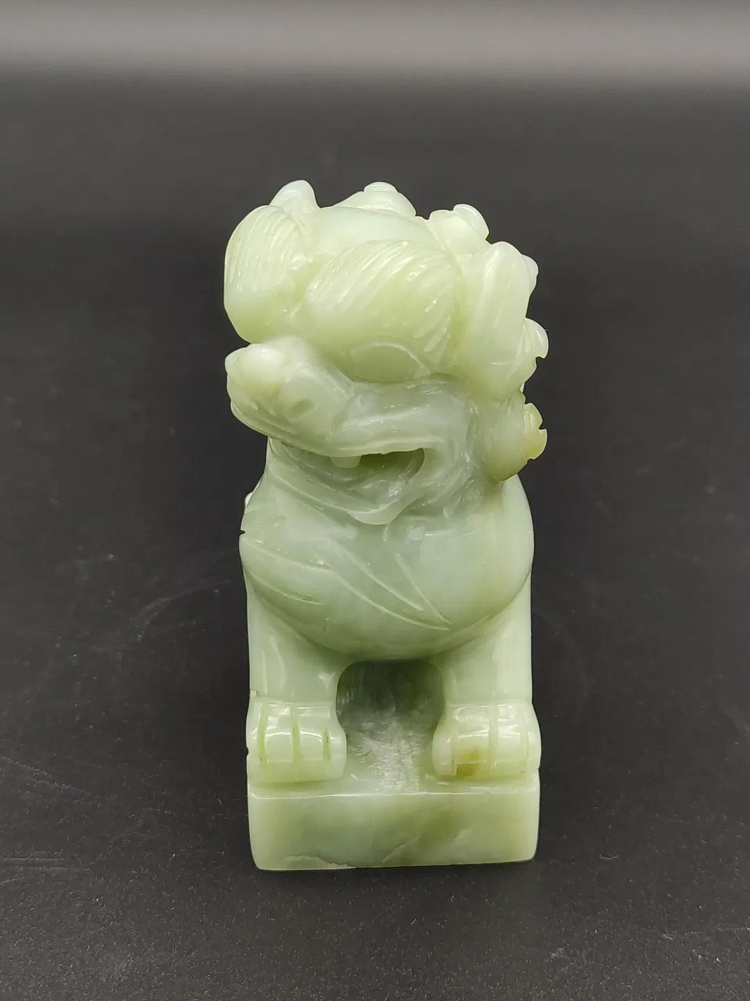 Chinesische Wächterlöwen-Figur aus Jade - Bild 4