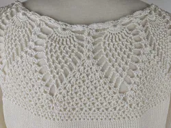 Pullover kurzam mit Rundhalsausschnitt, gestrickt, weißes Garn, Größe 40/42 (geschätzt) - Bild 4