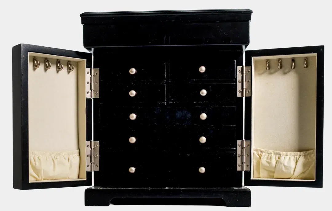 Eleganter Schmuckschrank in Schwarz – Stilvolle Ordnung für Ihre Schätze - Bild 4