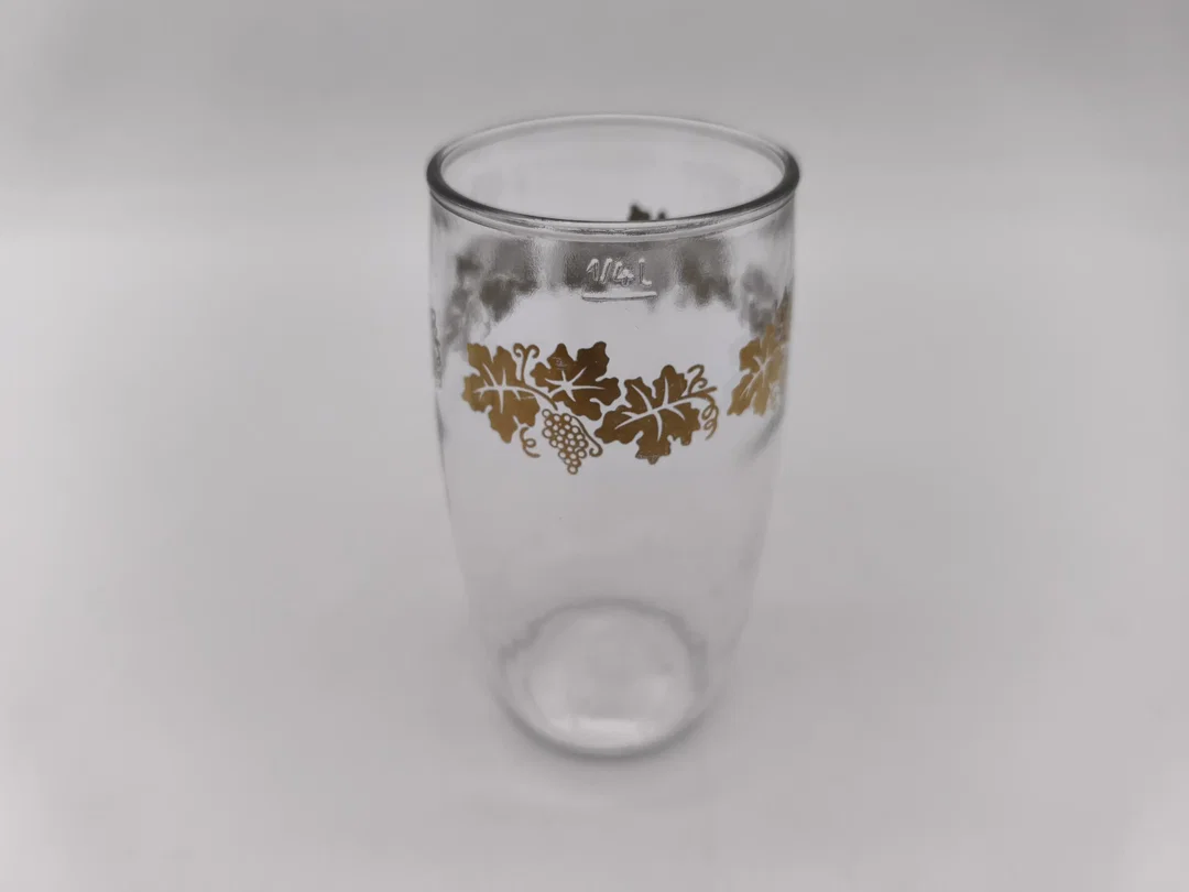 2 Stk. Vintage - Trinkgläser 1/4 Liter, Weinlaub-Dekor in Gold – Bild 2