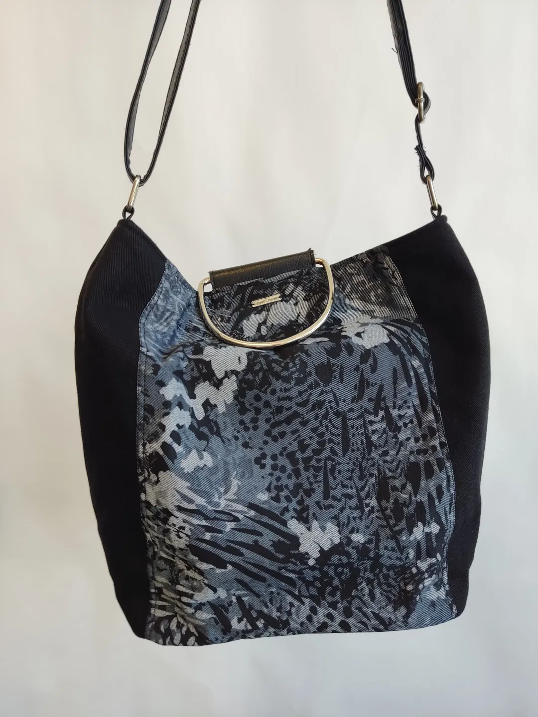 Damen Handtasche schwarz handgemacht upcycling - Bild 4