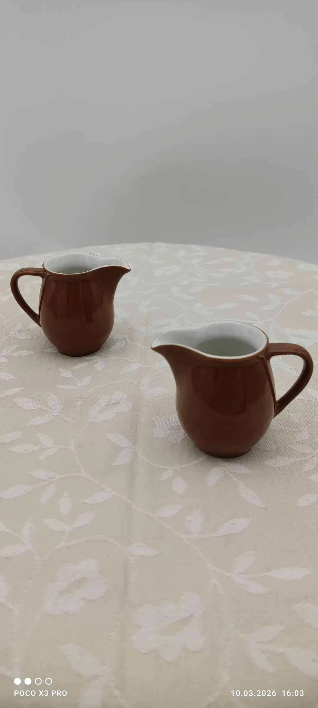 Sahnekännchen Lilien Porzellan Braun | Vintage-Schatz – Bild 2