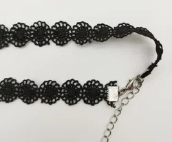 Choker-Halskette aus Blumenmuster Spitz - Bild 2